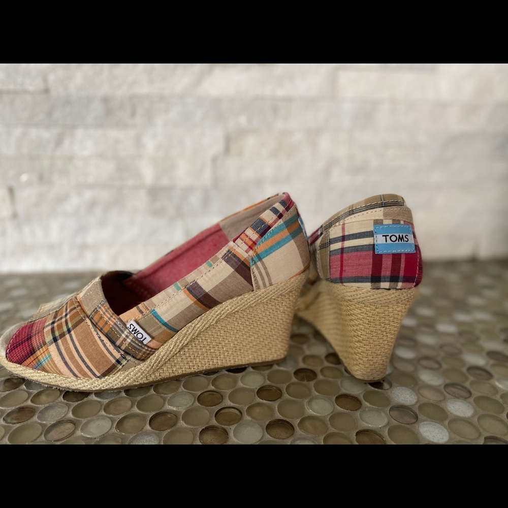 Toms Plaid Wedges - size 10